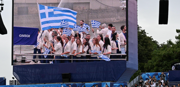 Η παρέλαση της ελληνικής αποστολής στο Σηκουάνα
